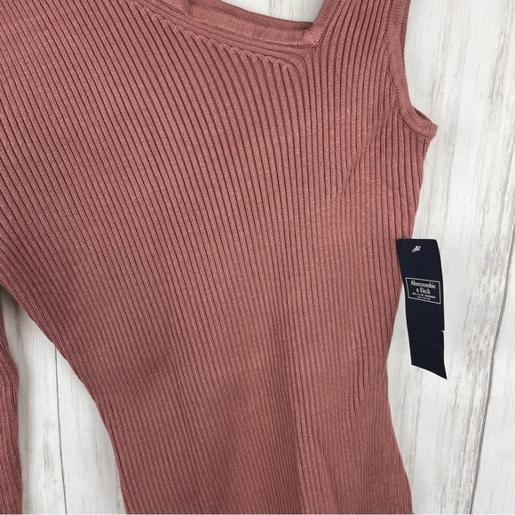 Abercrombie and Fitch NWT dusty rose mauve knit bodysuit medium - Picture 2 of 4